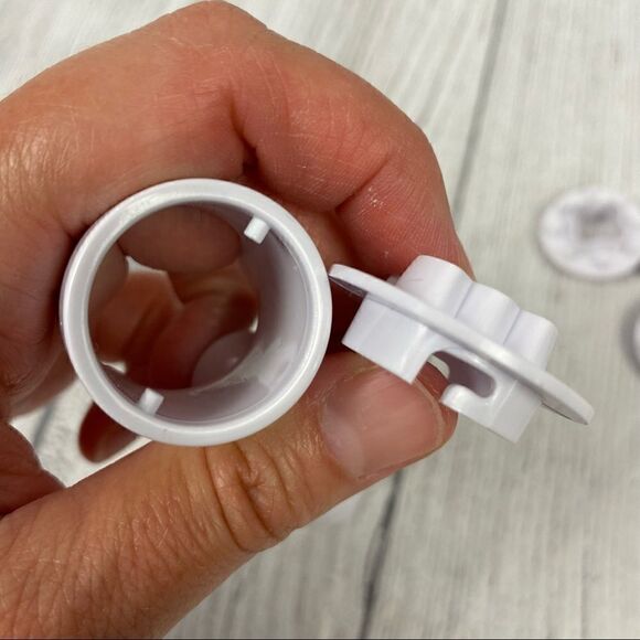 Wilton Fondant cutter & multi shape hand press - Picture 12 of 12